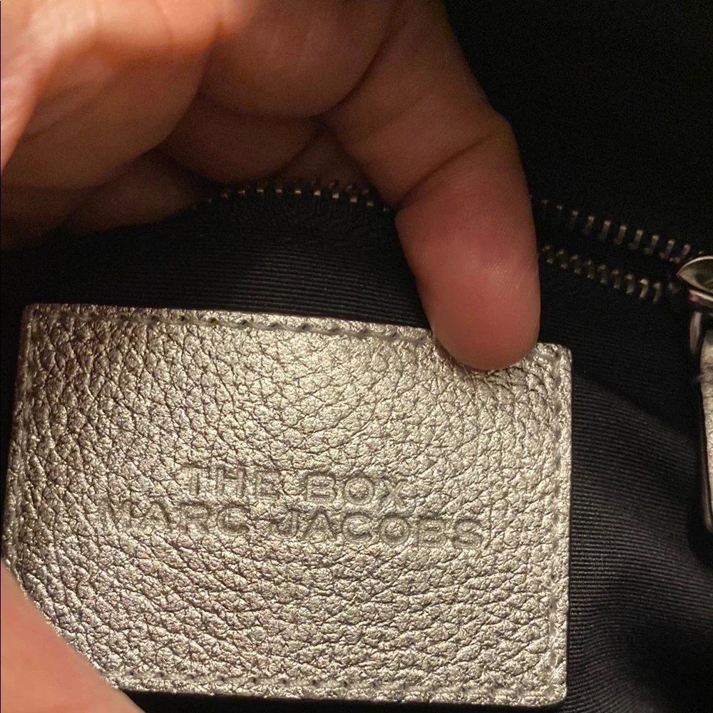 MARC JACOBS Metallic Silver Box Bag, EUC